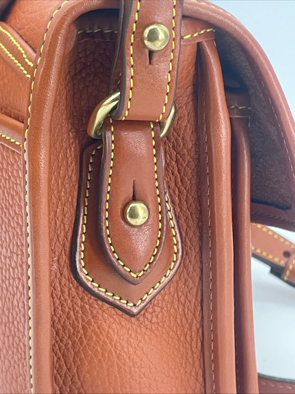Vtg Dooney & Bourke Tan Leather Crossbody Pocket  Equestrian Bag Model R125 - Picture 10 of 16